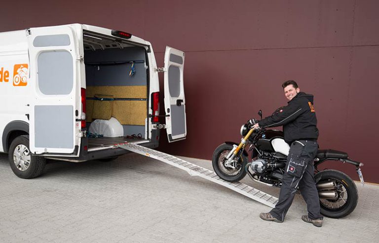 Sicherer Motorradtransport von und nach Österreich